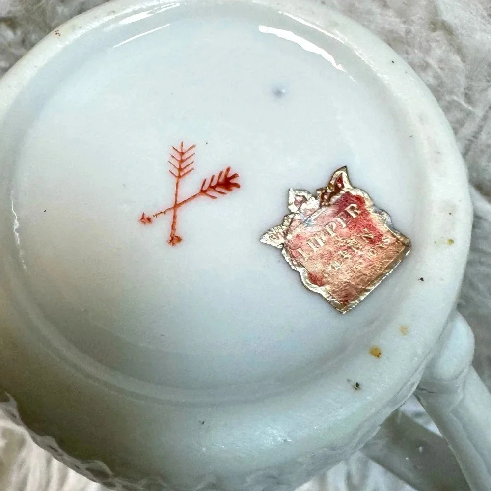 Vintage Lipper Mann creations mini white oil lamp w/pink roses and gold trim.